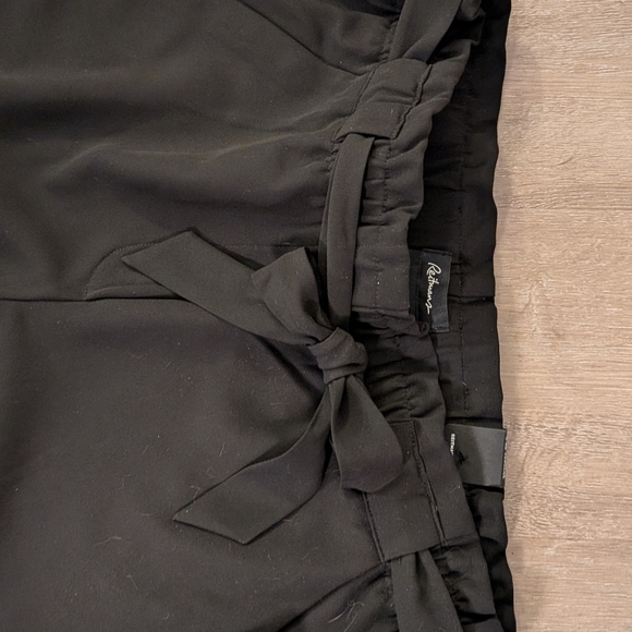 Reitmans, black, high waisted, cropped pants, size 8 - Picture 3 of 5